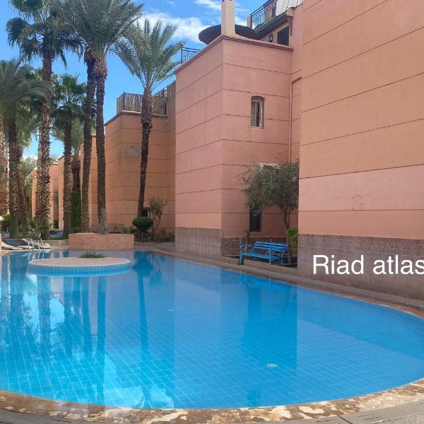 Riad Atlas with jacuzzi parking and close to the city center