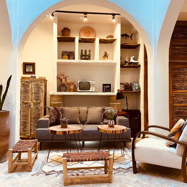 Authentic Boho PRIVATE Riad- Rooftop Ocean view, Fireplace & High-speed Internet
