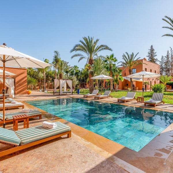 Villa Simari-Villa de Luxe avec Personnel-Piscine Chauffée Bali-Jardin Privé