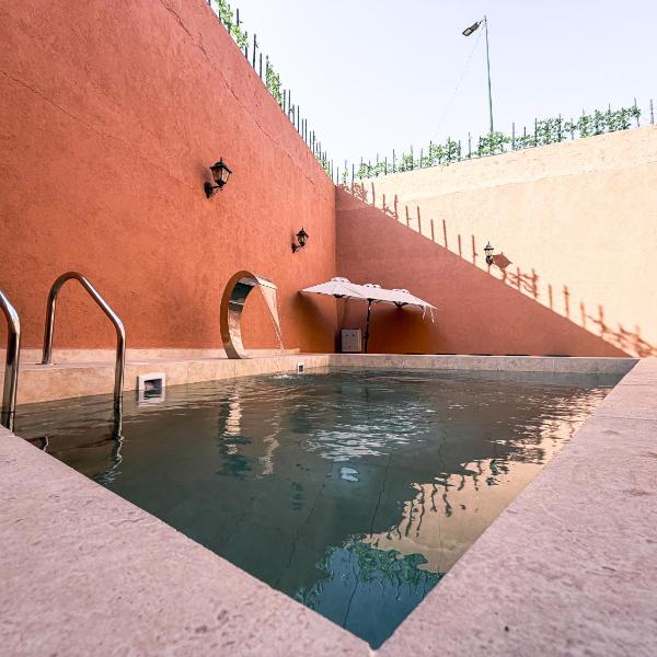 Somptueuse Villa geenadam avec piscine & jacuzzi chauffé au cœur de Marrakech