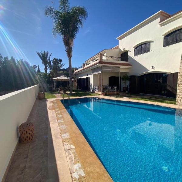 Spacious 5BR Villa with Pool Ideal Stay DS62065