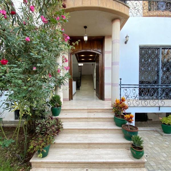Wonderful 5 Bdrm Villa HI52014