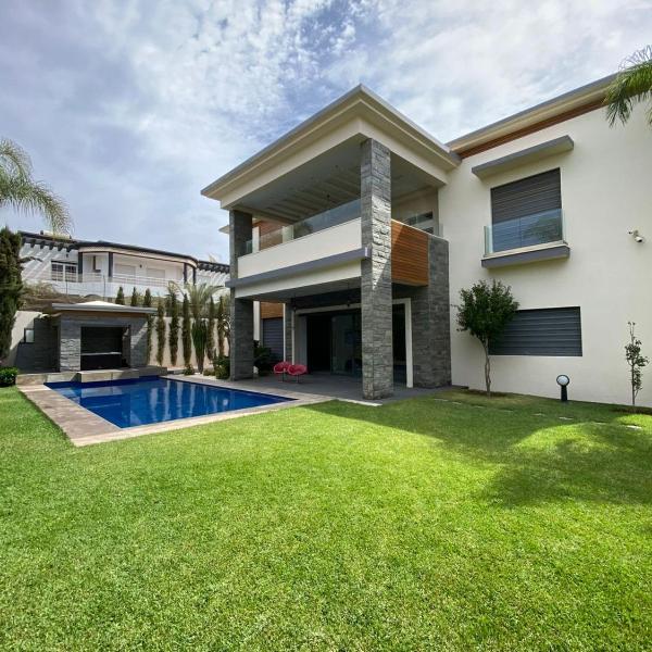 Wonderful 6 bdrms villa with pool MH63040
