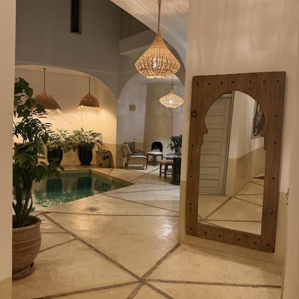 Riad privatif Dar Sun 2 bassins & Rooftop coeur medina