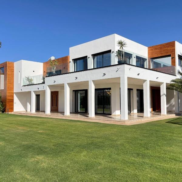 Wonderful 6 Bdrm Villa with Pool RG62028