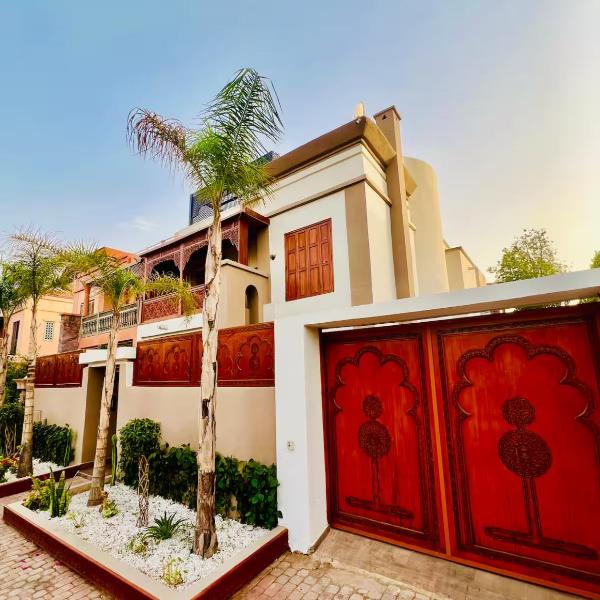 Villa Riad Bahia heated pool Jacuzzi near Medina