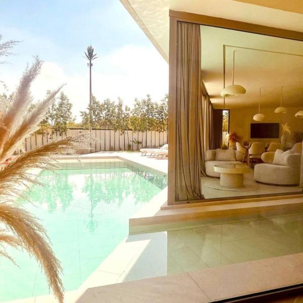 Villa luxe - 10 min du centre de Marrakech - 5 Chambres - Piscine Chauféé - Petit Dej Offert