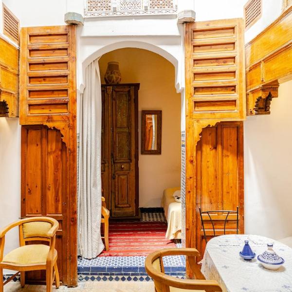 Dar Sghira Maison privée 400 ans Rooftop Médina Fès