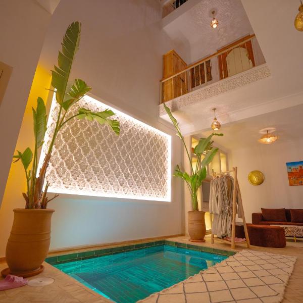Riad de Luxe Privé avec piscine, 2 terrasses & Petit Déjeuner inclus