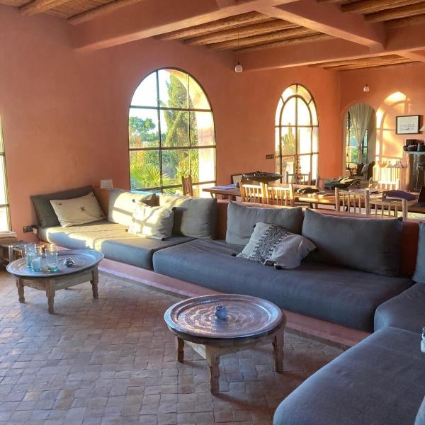 Bab Roc Large charming house with swimming pool