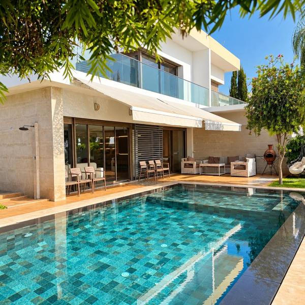 Stunning 5BR Villa 125 with Private Pool & Ocean Views